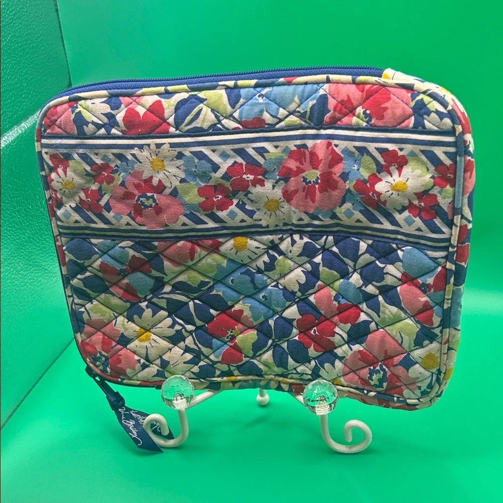 Vera Bradley Floral Quilted device Pouch Retired Print Summer Cottage